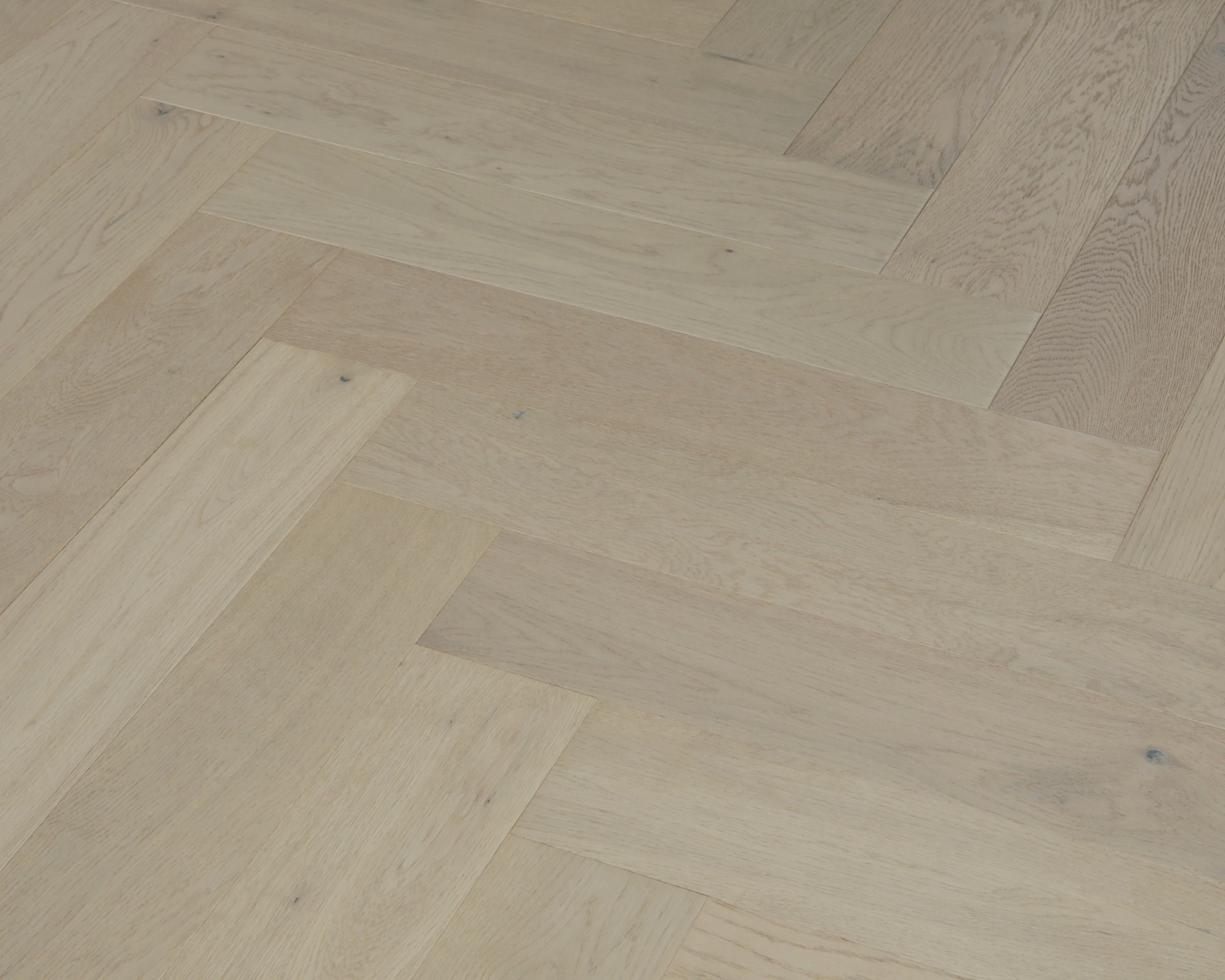 Sunstar Oak Classics - Herringbone Flooring - HW024-RZ Wyan-Herringbone - Gallery Image