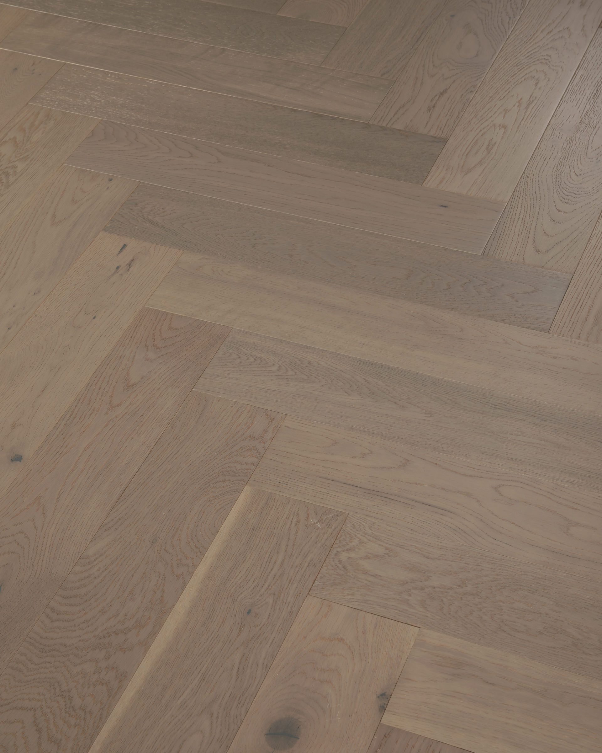 Sunstar Oak Classics - Herringbone Flooring - HW025-RZ Thora-Herringbone - Gallery Image