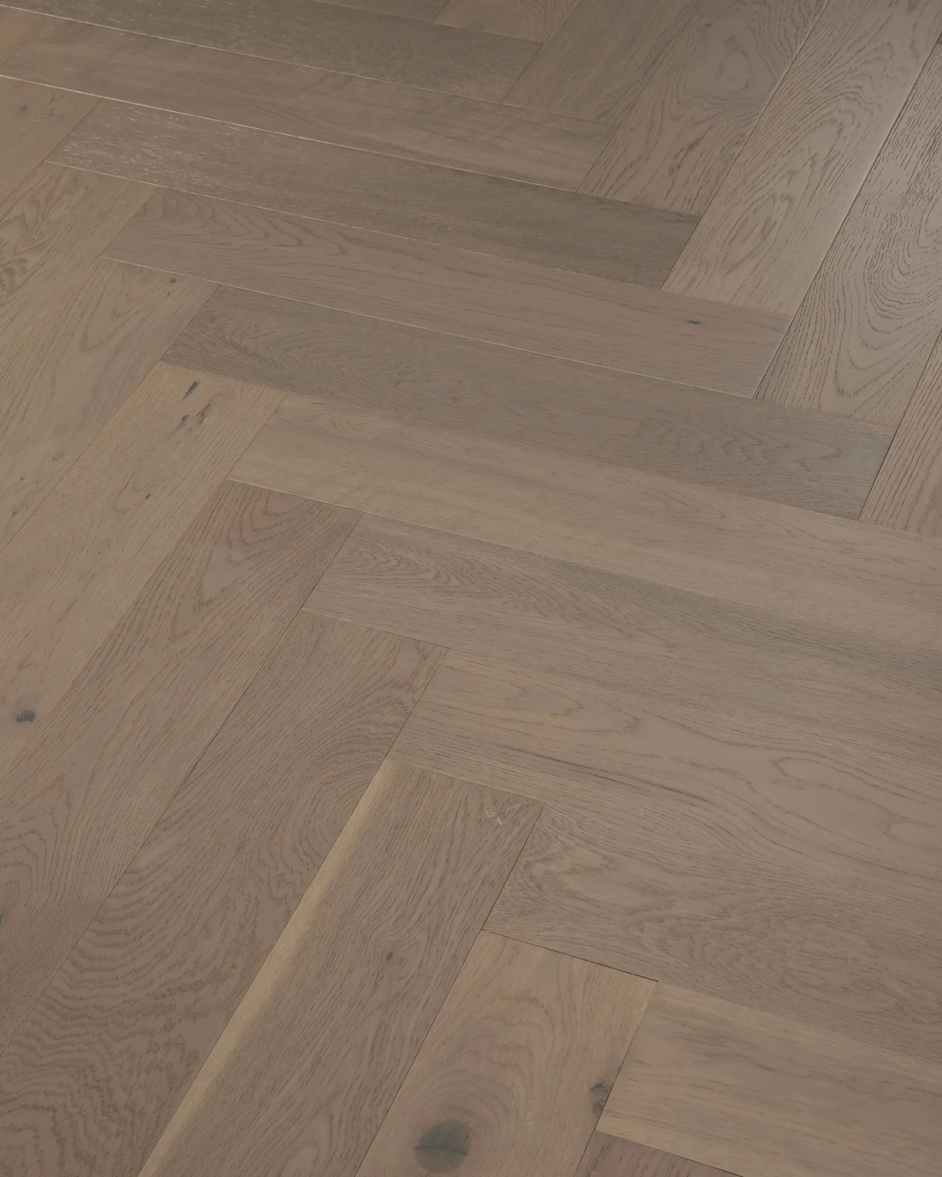 Sunstar Oak Classics - Herringbone Flooring - HW025-RZ Thora-Herringbone - Gallery Image
